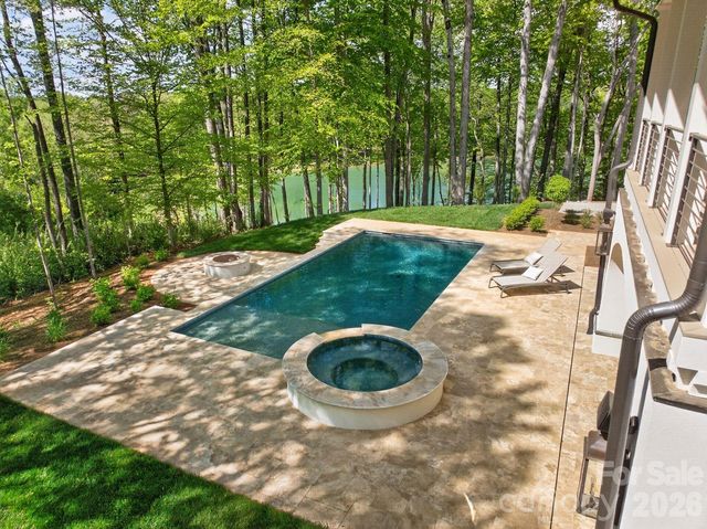 1052 Ventosa Drive, Denver, NC 28037
