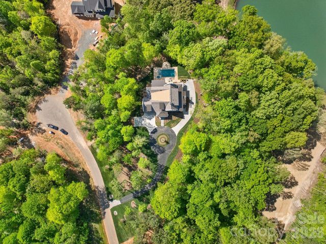 1052 Ventosa Drive, Denver, NC 28037