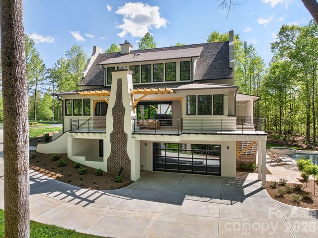 1052 Ventosa Drive, Denver, NC 28037