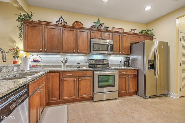 1271 Hatterdale Farm Road, Blountville, TN 37617