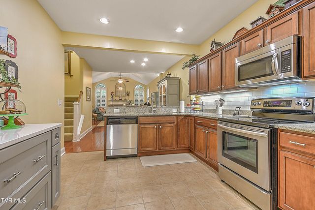 1271 Hatterdale Farm Road, Blountville, TN 37617