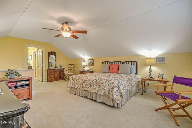 1271 Hatterdale Farm Road, Blountville, TN 37617
