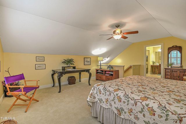 1271 Hatterdale Farm Road, Blountville, TN 37617