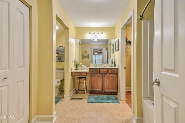1271 Hatterdale Farm Road, Blountville, TN 37617