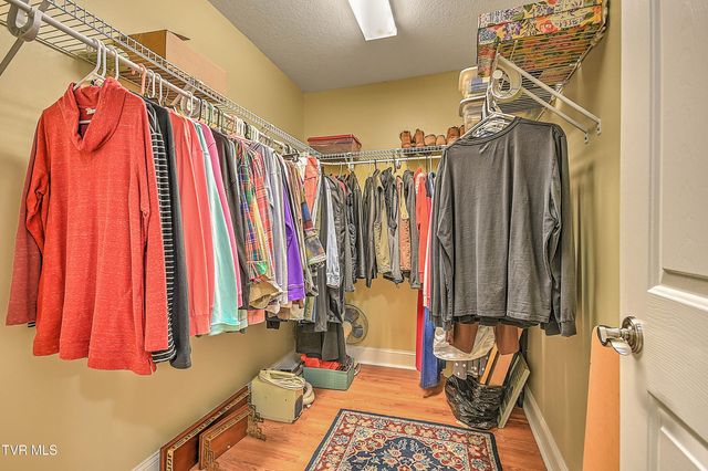 1271 Hatterdale Farm Road, Blountville, TN 37617