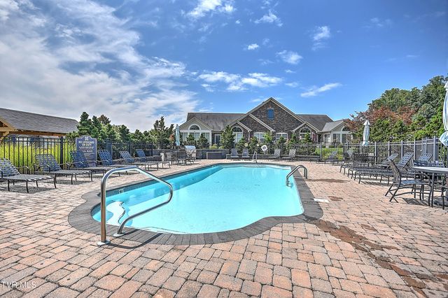 1271 Hatterdale Farm Road, Blountville, TN 37617