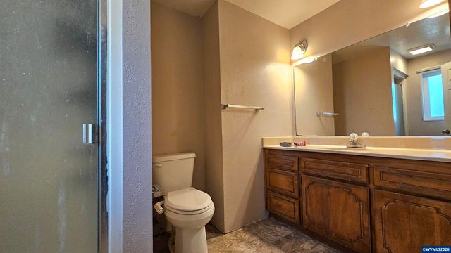 4721 Serra Ct NE, Salem, OR 97305