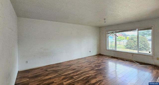 4721 Serra Ct NE, Salem, OR 97305