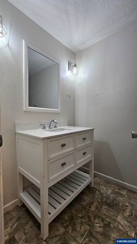 4721 Serra Ct NE, Salem, OR 97305