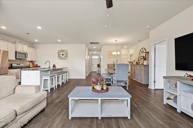 408 St Kitts Way, Winnabow, NC 28479