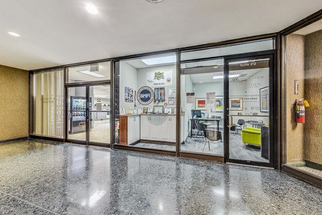 505 N Lake Shore Drive 2412, Chicago, IL 60611