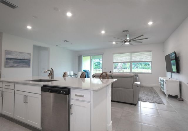 560 Veridian Circle NW, Palm Bay, FL 32907