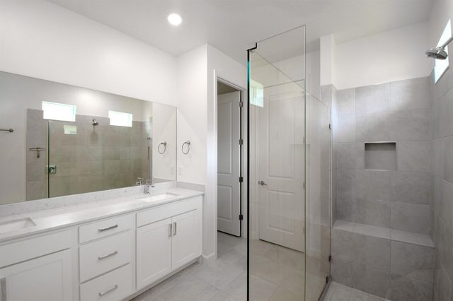 560 Veridian Circle NW, Palm Bay, FL 32907