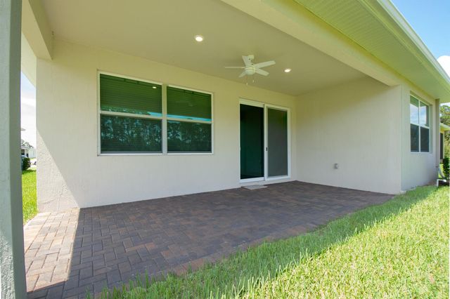 560 Veridian Circle NW, Palm Bay, FL 32907
