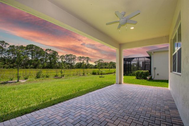 560 Veridian Circle NW, Palm Bay, FL 32907
