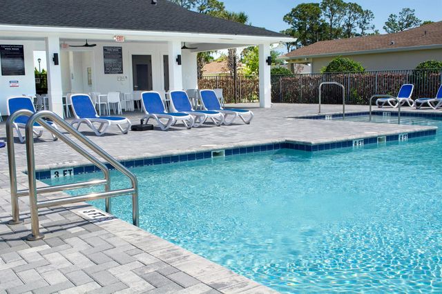 560 Veridian Circle NW, Palm Bay, FL 32907
