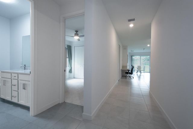560 Veridian Circle NW, Palm Bay, FL 32907