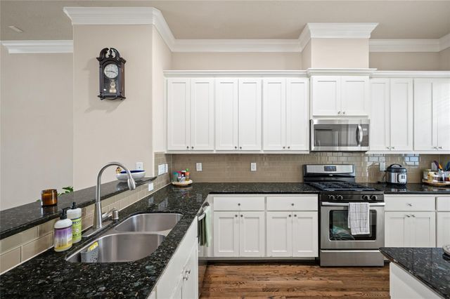 1114 W 25th Street, Houston, TX 77008