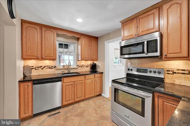 173 RAMBLING WAY, Springfield, PA 19064