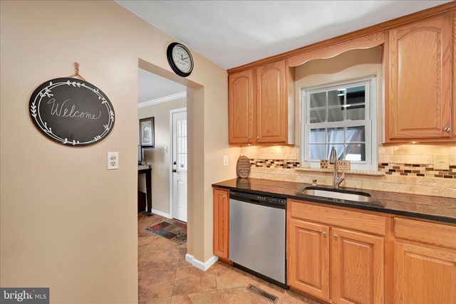 173 RAMBLING WAY, Springfield, PA 19064