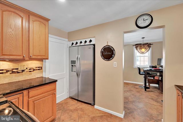 173 RAMBLING WAY, Springfield, PA 19064