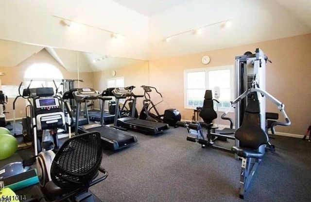 240 Cambridge Ct, Clifton City, NJ 07014