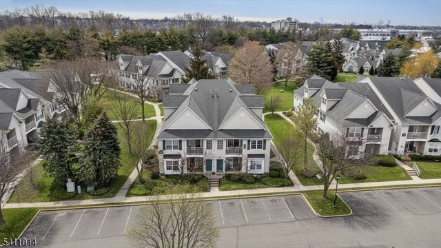 240 Cambridge Ct, Clifton City, NJ 07014