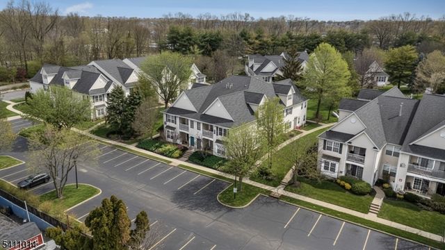 240 Cambridge Ct, Clifton City, NJ 07014