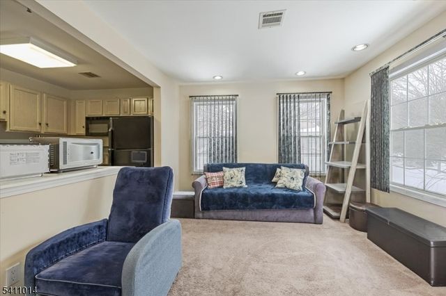 240 Cambridge Ct, Clifton City, NJ 07014