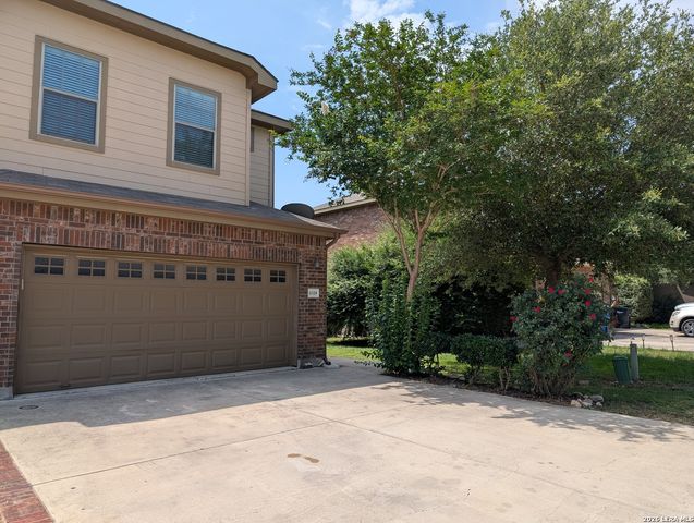 1028 BROWN ROCK DR, New Braunfels, TX 78130