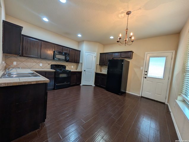 1028 BROWN ROCK DR, New Braunfels, TX 78130