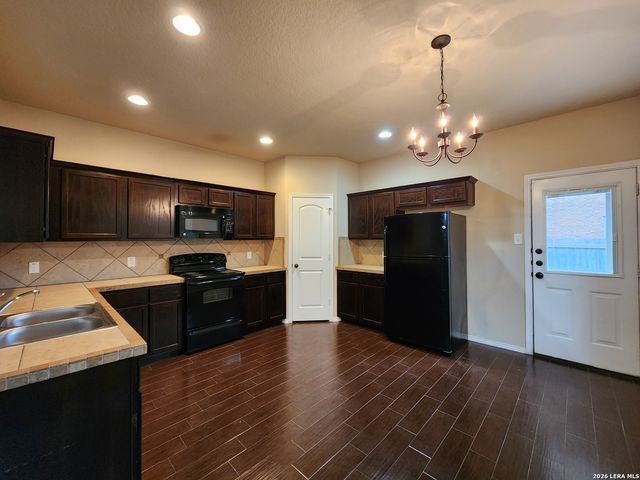 1028 BROWN ROCK DR, New Braunfels, TX 78130