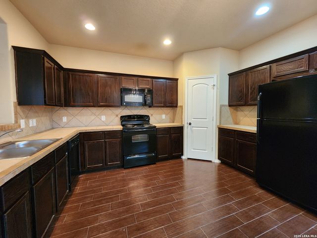 1028 BROWN ROCK DR, New Braunfels, TX 78130