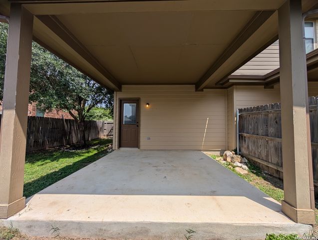 1028 BROWN ROCK DR, New Braunfels, TX 78130