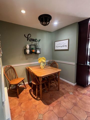 158 Lincoln Avenue, Rockville Centre, NY 11570