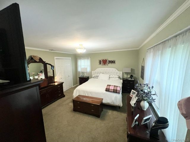 158 Lincoln Avenue, Rockville Centre, NY 11570