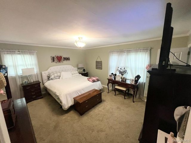 158 Lincoln Avenue, Rockville Centre, NY 11570