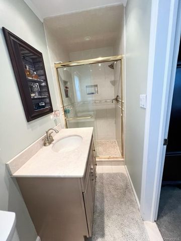 158 Lincoln Avenue, Rockville Centre, NY 11570