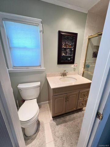 158 Lincoln Avenue, Rockville Centre, NY 11570