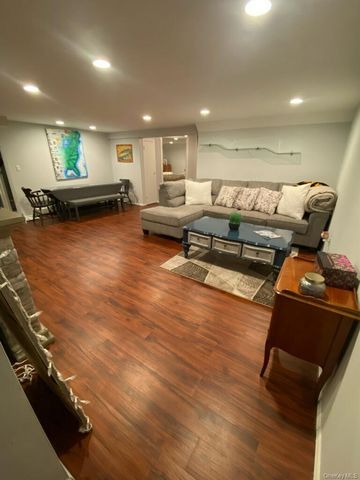 158 Lincoln Avenue, Rockville Centre, NY 11570