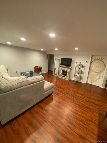 158 Lincoln Avenue, Rockville Centre, NY 11570