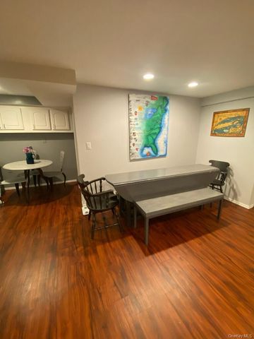 158 Lincoln Avenue, Rockville Centre, NY 11570