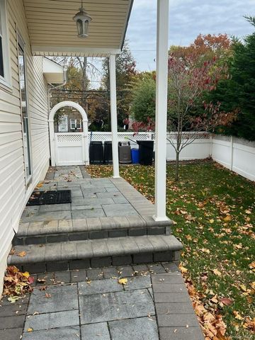 158 Lincoln Avenue, Rockville Centre, NY 11570