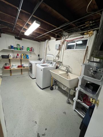 158 Lincoln Avenue, Rockville Centre, NY 11570