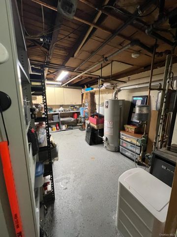 158 Lincoln Avenue, Rockville Centre, NY 11570