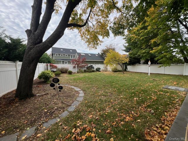 158 Lincoln Avenue, Rockville Centre, NY 11570