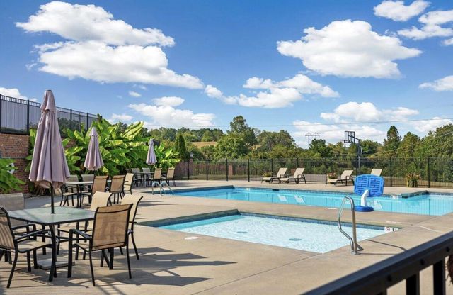 2037 N Prato Court, Nixa, MO 65714