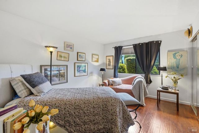 32 Dockside Cir, San Rafael, CA 94903