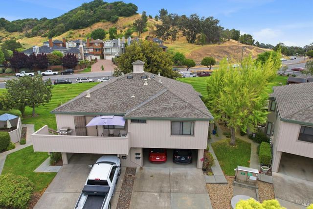 32 Dockside Cir, San Rafael, CA 94903