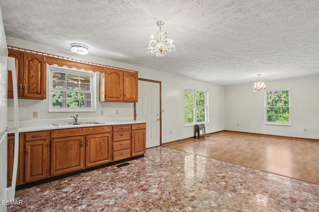 13390 Chapman Highway, Seymour, TN 37865